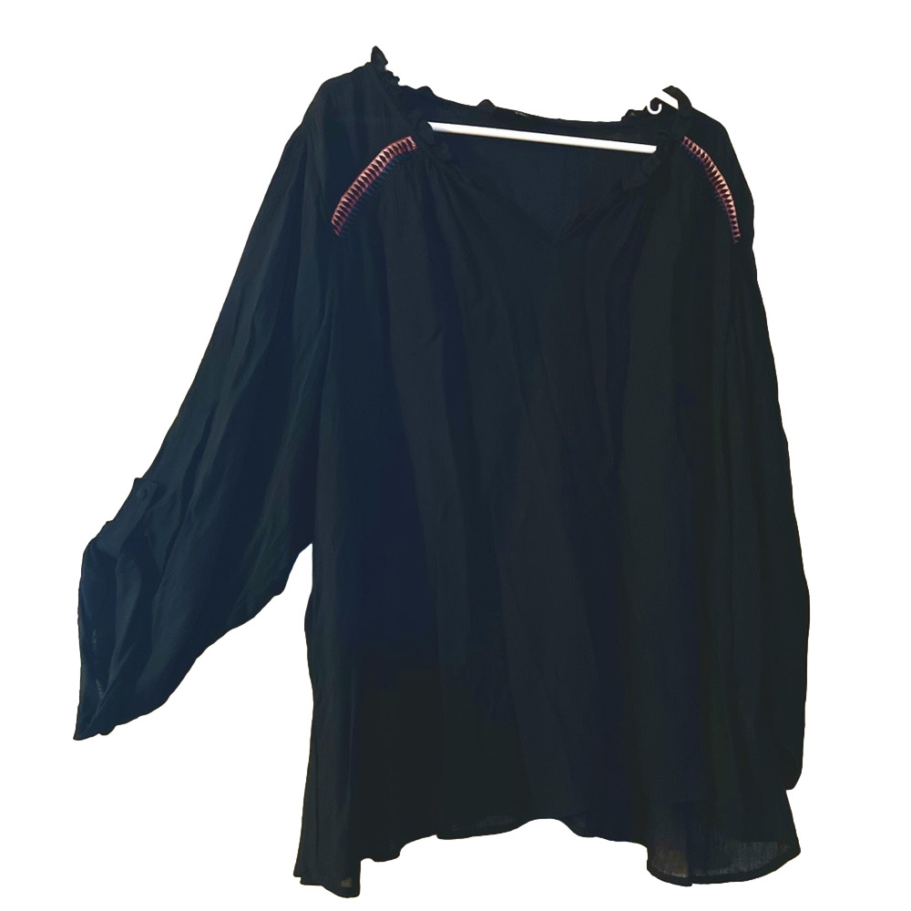NWOT Plus Size Black Peasant Top w/ V neck and zig-zag detail at the shoulder 3X